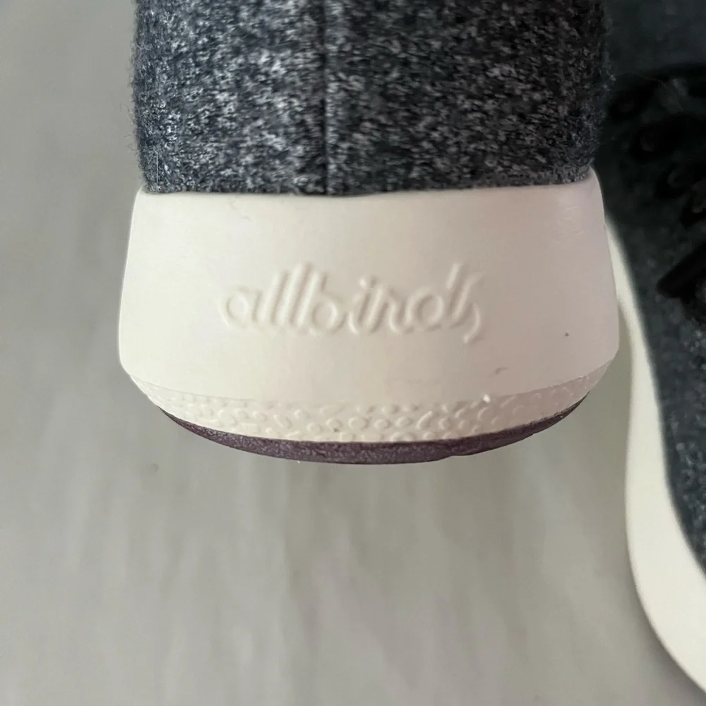 Allbirds Women's Wool Runners Charcoal Grey with White Sole Women’s Size 9